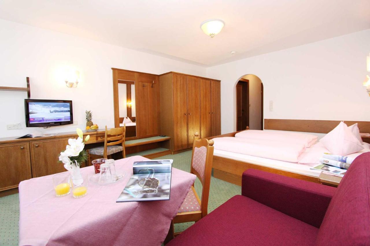 Haus Hohenfels Hotell Obergurgl Exteriör bild